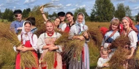 ​Жители и гости региона могут принять участие в сборе льна и мастер-классах по ткачеству на фестивале в Большесельском округе - Правительство