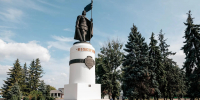 В Курске завершили ремонт памятника Александру Невскому - Городские Известия