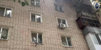 В Энгельсе ребенок облокотился на москитную сетку и выпал с четвертого этажа - ИА Версия-Саратов