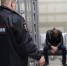 В Зуевке мужчина попытался украсть металлические решетки - Комсомольская Правда