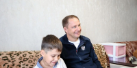 Дмитрий Волков навестил семью героев СВО и поздравил первоклассника с Днем знаний - Городской округ Красногорск