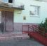 В Свердловске обустроили пандус у дома ветерана СВО - Администрация города Свердловска и Свердловского района