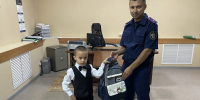 Офицеры помогают собрать первоклассников в школу - Следственный комитет