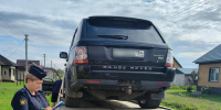 В Новосибирской области Land Rover должника нашли во дворе его сына - Сиб.фм
