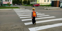 В Рощино обновляют дорожную разметку перед новым учебным годом - Сосновская нива