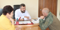 Сегодня глава муниципального округа Денис Леснов встретился с военнослужащим. - Ключевский район