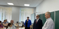 Единороссы вручили награды учителям Дороховской школы - РузаРИА