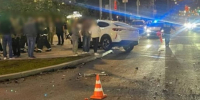 Mercedes влетел в людей у светофора в Москве: пострадали шесть человек - Сетевое издание Толк