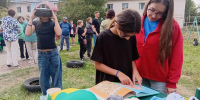 В рамках акции «Отдыхаем двором» 27 августа районная библиотека организовала на улице Гагарина интерактивную площадку - Колышлейский район