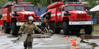 В Ижевске прошли соревнования по боевому развертыванию среди пожарно-спасательных подразделений Удмуртии - ГУ МЧС Удмуртии