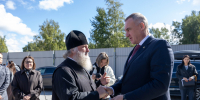 Митрополит Павел и Губернатор Югры Руслан Кухарук посетили место строительства мемориальной часовни в честь Собора новомучеников и исповедников Церкви Русской г. Ханты-Мансийска - Ханты-Мансийская Митрополия