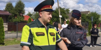 Инспекторы ВАИ Росгвардии и ГАИ провели профилактическую акцию «Внимание — дети!» - Газета Земля Трубчевская