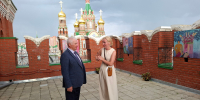 Сенатор от Марий Эл Сергей Мартынов осмотрел выставку «На ощупь. Путеводитель по лабиринту» в Йошкар-Оле - Газета Йошкар-Ола
