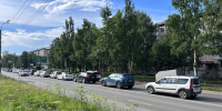 Водители вынуждены стоять в очередях всё лето | Источник: Кристина Полевая / 29.RU - 29.Ru