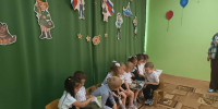 Сотрудники детской библиотеки совместно с воспитателями детских садов города присоединились к Международной акции «Книжка на ладошке - 2026» - Белинский район