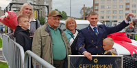 На новых кроссоверах уехали с Дня шахтёра два сотрудника Назаровского разреза (видео) - Газета Советское Причулымье