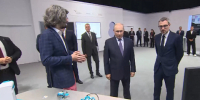 Путин осмотрел выставку «Знай наших» на форуме в Нижнем Новгороде - Newsroom24.Ru