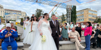 В Курске на Полугоре проходит «Свадебный Вернисаж» - Курская правда