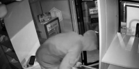 «Стоять!»: борьба табачного воришки и охранницы попала на видео в Воронеже - Bloknot-Voronezh.Ru