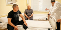 Александр Хинштейн навестил раненых от атак ВСУ в областной больнице - РИА Курск