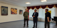 Участники вернисажа: П. Наумов, А. Гурьянов, В. Чеботкин. Фото автора - Chuvash.Org
