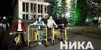 Калужане катаются на кроватях на Велоночи - Телерадиокомпания Ника