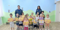 В Хакасии воспитанников "Дюймовочки" учили не играть с огнём - Республиканская телевизионная сеть