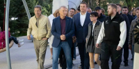 В Омске открылся сквер «Сердце Омска»: Виталий Хоценко и Герман Греф осмотрели обновленное пространство - ИА Новый Омск