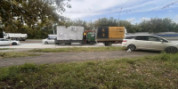 В Новосибирске водитель Honda столкнулась с грузовиком Mitsubishi Fuso - Сиб.фм