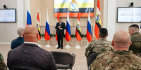 Александр Хинштейн наградил бойцов «БАРС Курск», уничтоживших ракету «Фламинго» - Курская правда