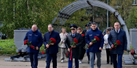 Глава Коми возложил цветы к Мемориалу в сквере шахтёрской славы в Инте - Pg11.Ru