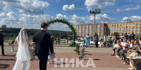В Калуге впервые состоялось бракосочение у монумента 600-летию города - Телерадиокомпания Ника