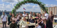 На смотровой площадке у «Шарика» в День города поженились несколько пар - Калужский перекрёсток