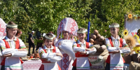 В Городском парке прошел фестиваль "Хлебная пристань и Национальное подворье - диалог поколений" *** Саратовская область, город Маркс - август 2026 год (marksadm.ru) - Марксовский район