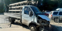 В Самаре госпитализировали женщину на "Калине", в которую врезался грузовик - Волга Ньюс