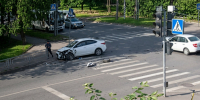 Автомобиль в Петрозаводске вылетел на тротуар: пешеход чудом остался жив - StolicaOnego.Ru