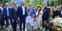Алексей Песошин и Ильсур Метшин открыли обновлённый двор в Ново-Савиновском районе Казани - Правительство РТ
