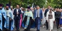 Более 2 тыс. человек присоединились ко крестному ходу в Ессентуках в День города - ИА Победа 26