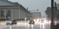 Московских автомобилистов призвали быть осторожнее за рулем из-за дождя - Вечерняя Москва