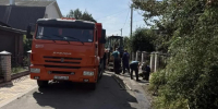 Коммунальные службы устраняют аварию на водопроводе в 6-м Краснополянском переулке. - Город Курск