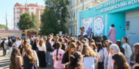 Активное участие первокурсников в благоустройстве колледжа - ООМК