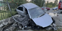 В Воронеже погиб водитель Geely MK, врезавшийся в ограду кафе - Комсомольская Правда