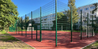 В Коммунаре ремонтируют спортплощадки - Гатчинская служба новостей