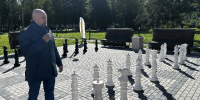 В посёлке Советский открыли шахматную доску с ростовыми фигурами - Газета Ваш Новый День