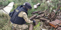 Во дворе заброшенного дома в Улан-Удэ нашли артиллерийские снаряды - Infpol.Ru