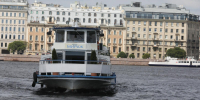 В Петербурге сотрудники водной полиции спасли двух человек, упавших за борт со свадебного теплохода - Spbdnevnik.ru