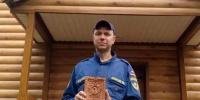 В Алтайском крае начальник караула пожарно-спасательного отряда создал икону для храма - Газета Красноярский рабочий