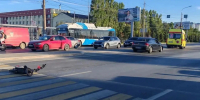 Женщина на «Хендэ» устроила ДТП с автобусом в Волжском, пострадали трое детей - Комсомольская Правда