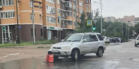 «Кто-то остался голодным…»: в Благовещенске иномарка сбила курьера на перекрестке - Asn24.Ru