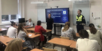 За парты — с инспектором: необычные уроки безопасности для родителей от ГИБДД - Газета Выборг